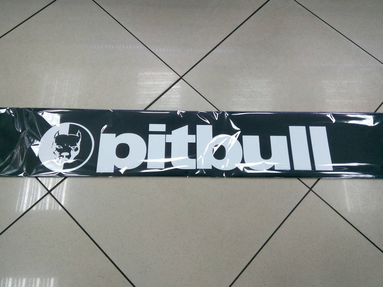 

Наклейка на лобовое стекло pitbull 135х17 см