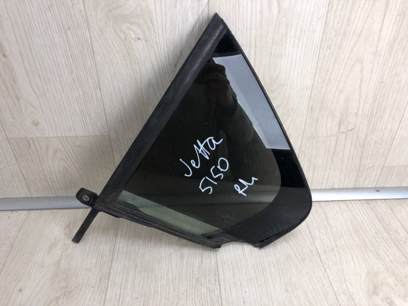 

Стекло двери VOLKSWAGEN JETTA 162 2011 5C6-845-213 Задн. Лев.