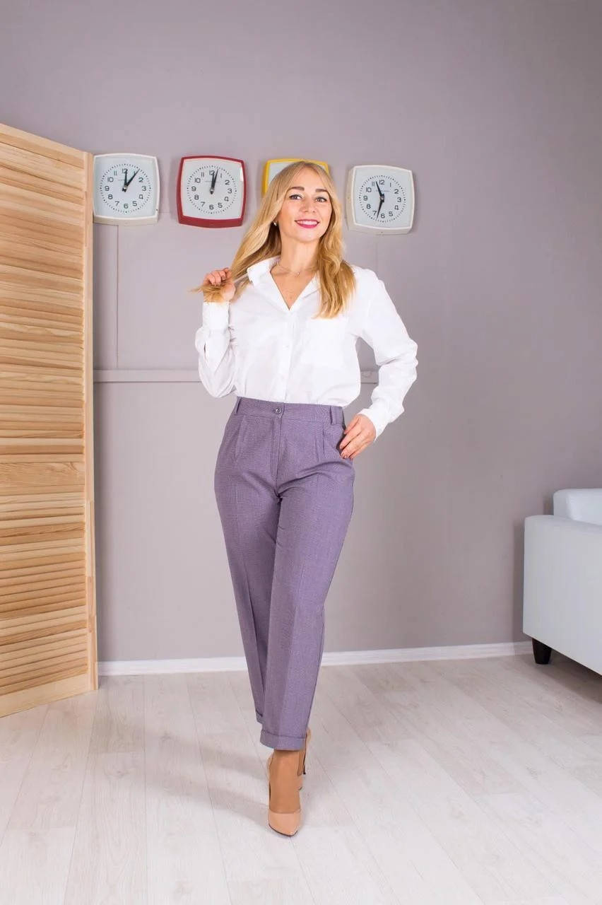 

Женские брюки "Зария",ткань тиар, размеры 44,46,48 50,52,54,56 серо-красные, Красный