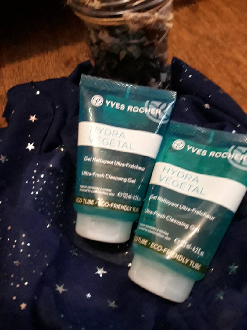 

Средство для умьівания, 125мл Yves Roche HYDRA vegetal Ultra-Frech cleansing Gel