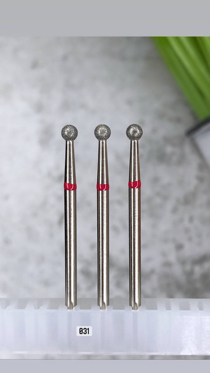 

Алмазная фреза Шар 031 красный для маникюра