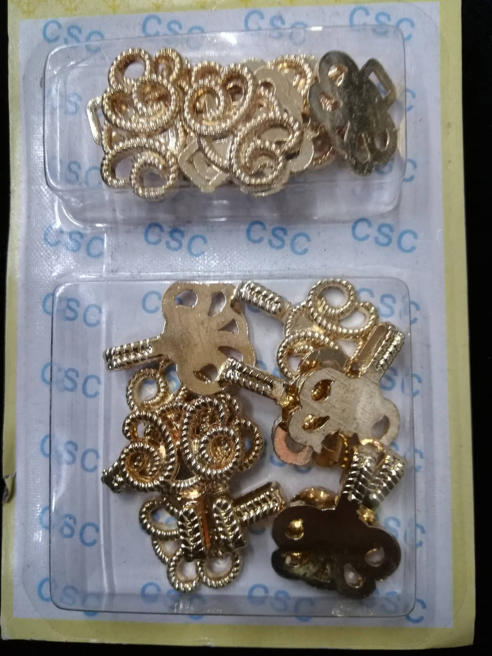 

Декоративная застёжка-крючок для одежды "Шарм" золото