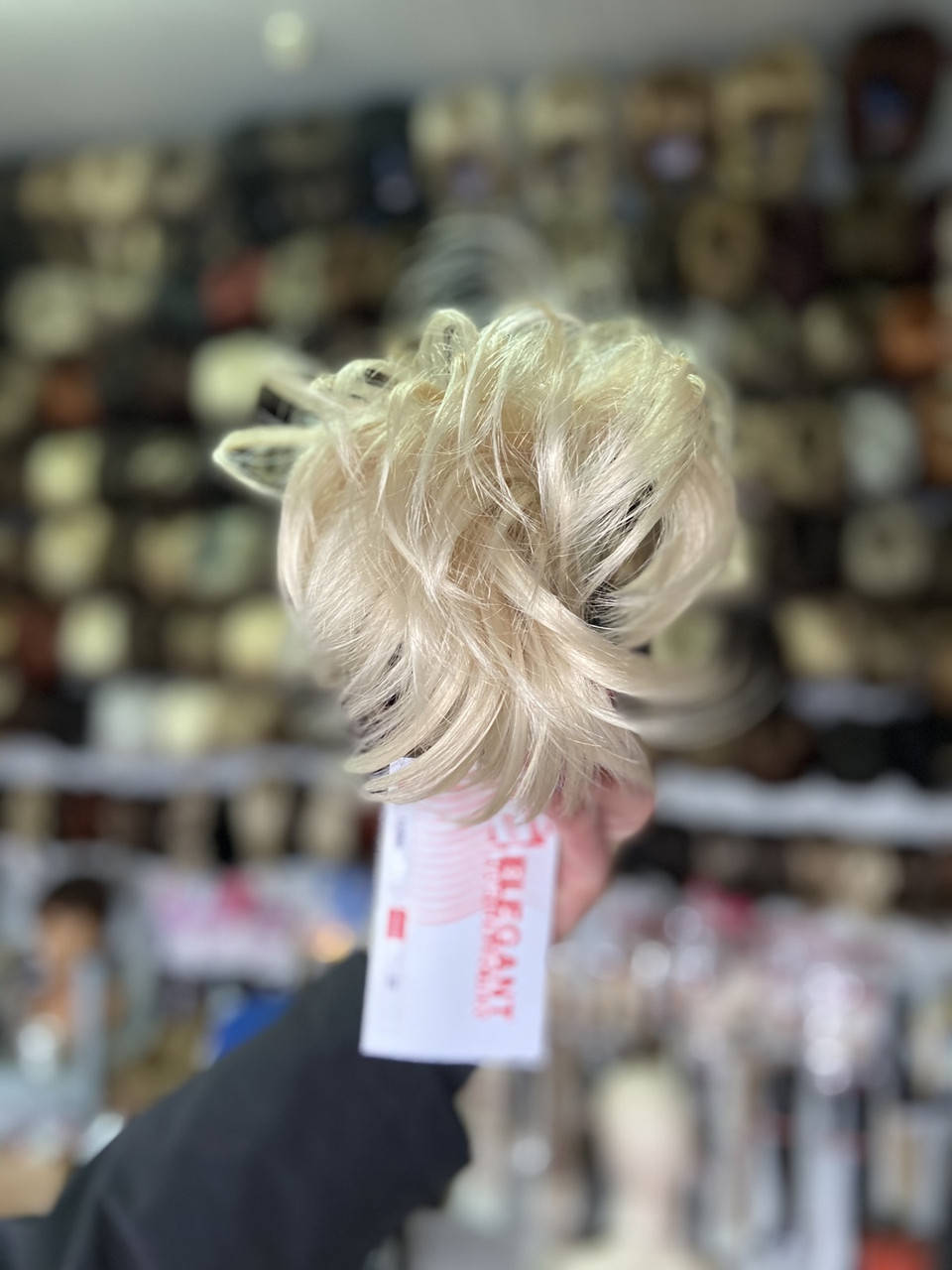 

Шиньон на крабе Elegant накладка "рожки" длина 15 см светлый блонд платиновый