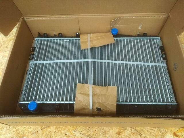 

Радиатор охлаждения Lacetti (МКПП), NISSENS (61633)