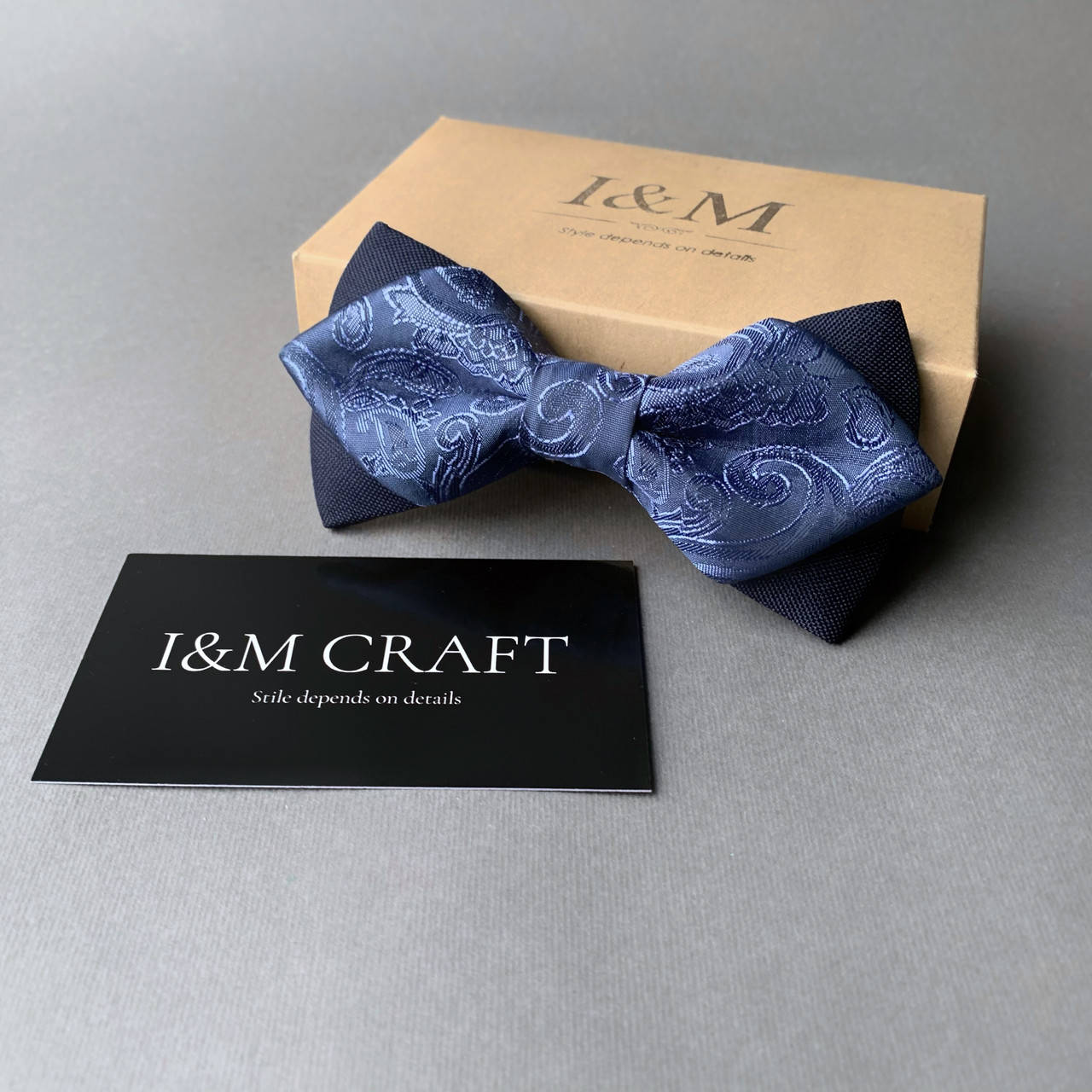 

Галстук-бабочка I&M Craft с острыми концами серо-синяя с принтом (0102004023), Синий