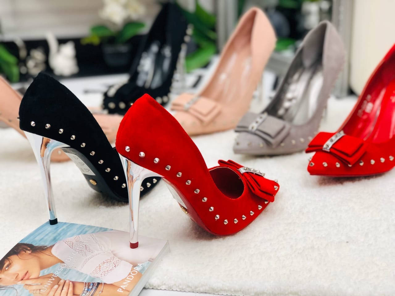 

Классические лодочки на шпильке красного цвета, Красный