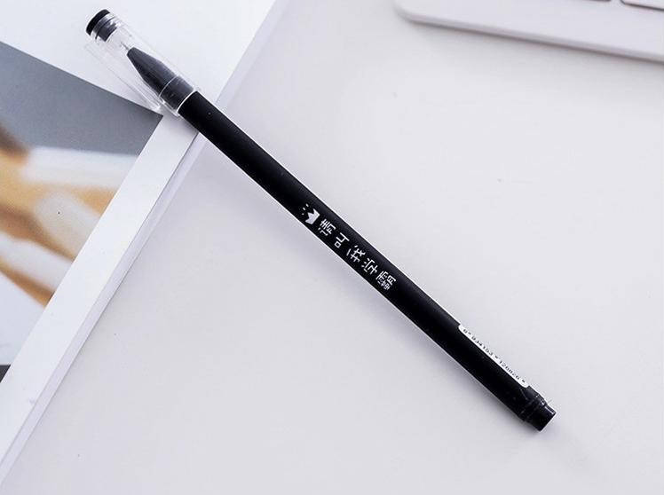 

Гелевая ручка для иероглифов Черный корпус єПідтримка