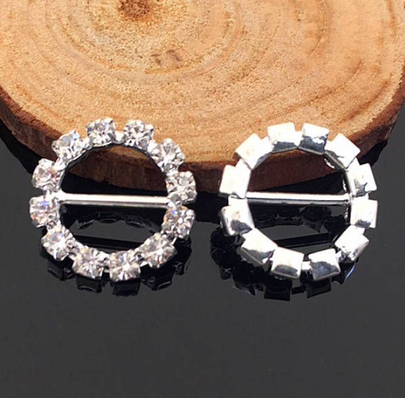 

Пряжка для лент стразовая круглая 15 мм