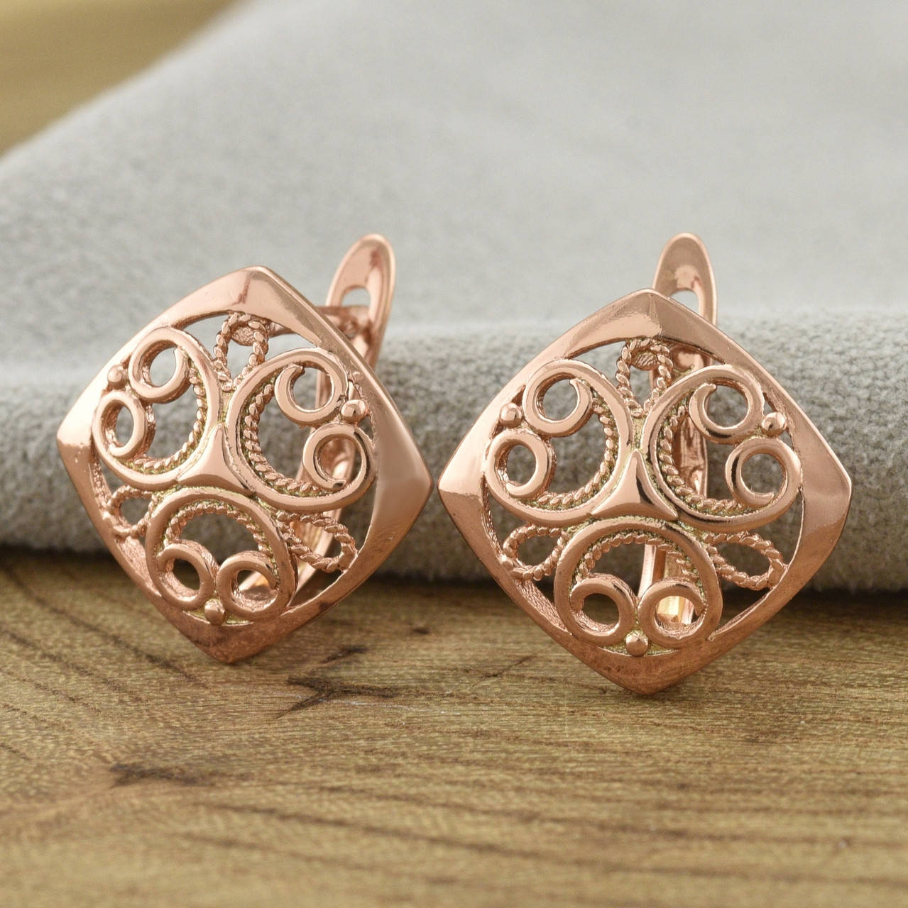 

Серьги 30958 размер 15х15 мм вес 2.5 г позолота РО