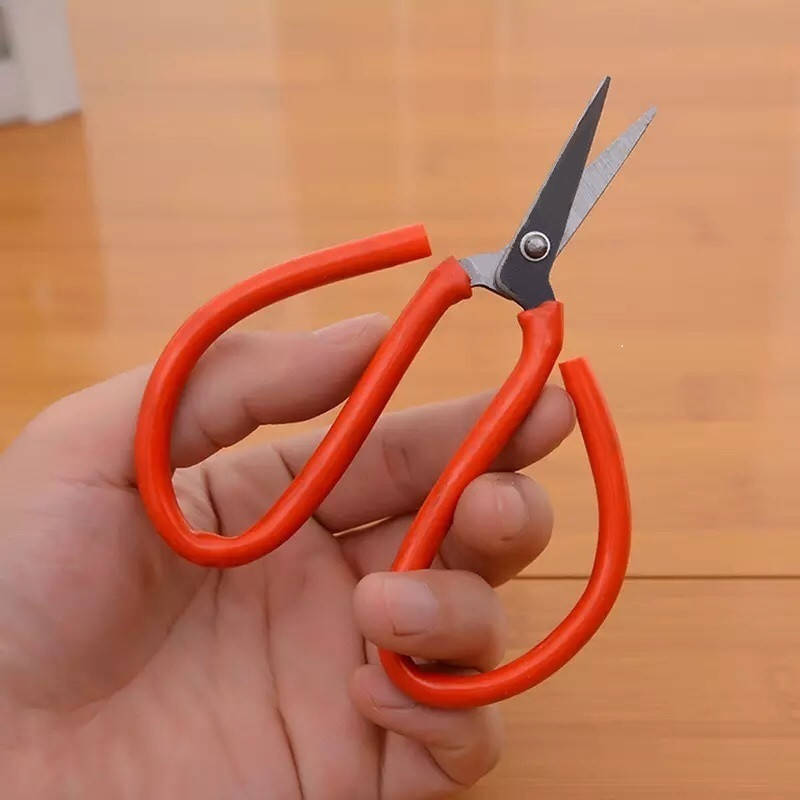 

Ножницы для кожи маленькие, 4 см длина лезвия