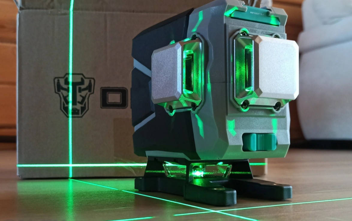 

Лазерный нивелир/уровень Deko DKLL12TDP02 Standart с нижним горизонтом