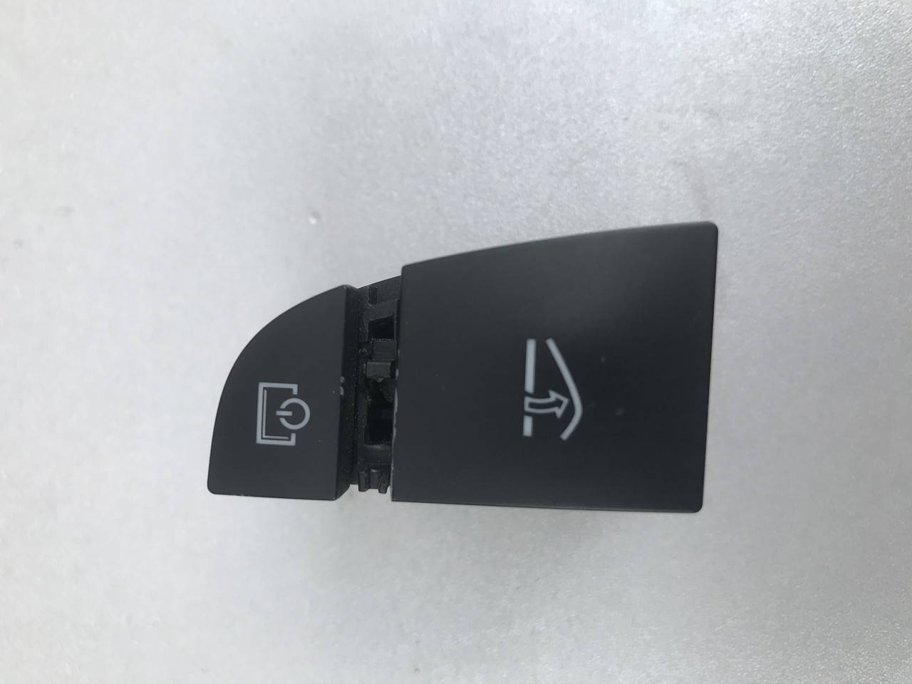 

Кнопка открывания бардачка Audi A6 C6 4F1927227A