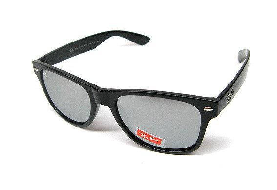 

Солнцезащитные очки Ray Ban Wayfarer 2017