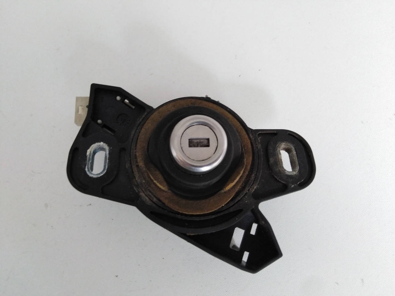 

Кнопка крышки багажника Opel Vectra C, Опель Вектра Ц. 9180101.