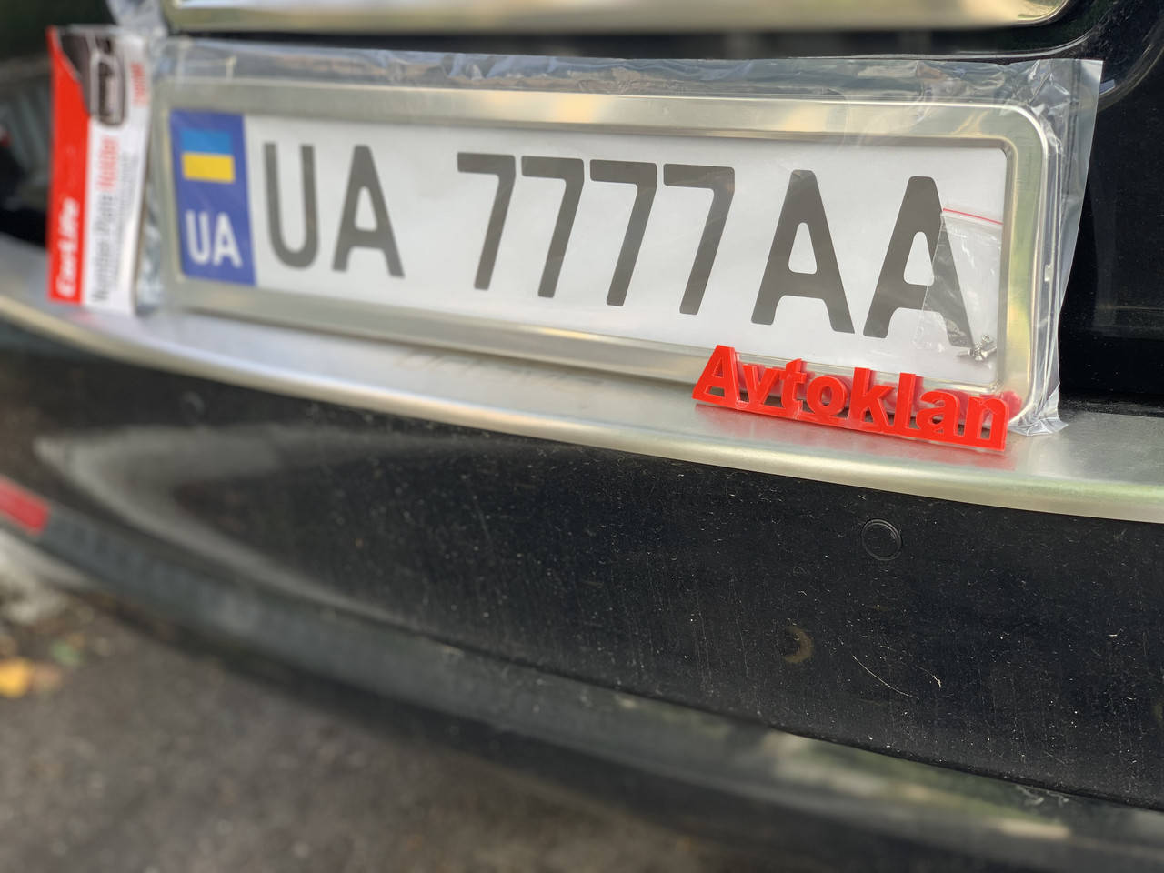 

Рамка номерного знака для автомобиля, машины и авто из нержавеющей стали CarLife универсальная (NH400)