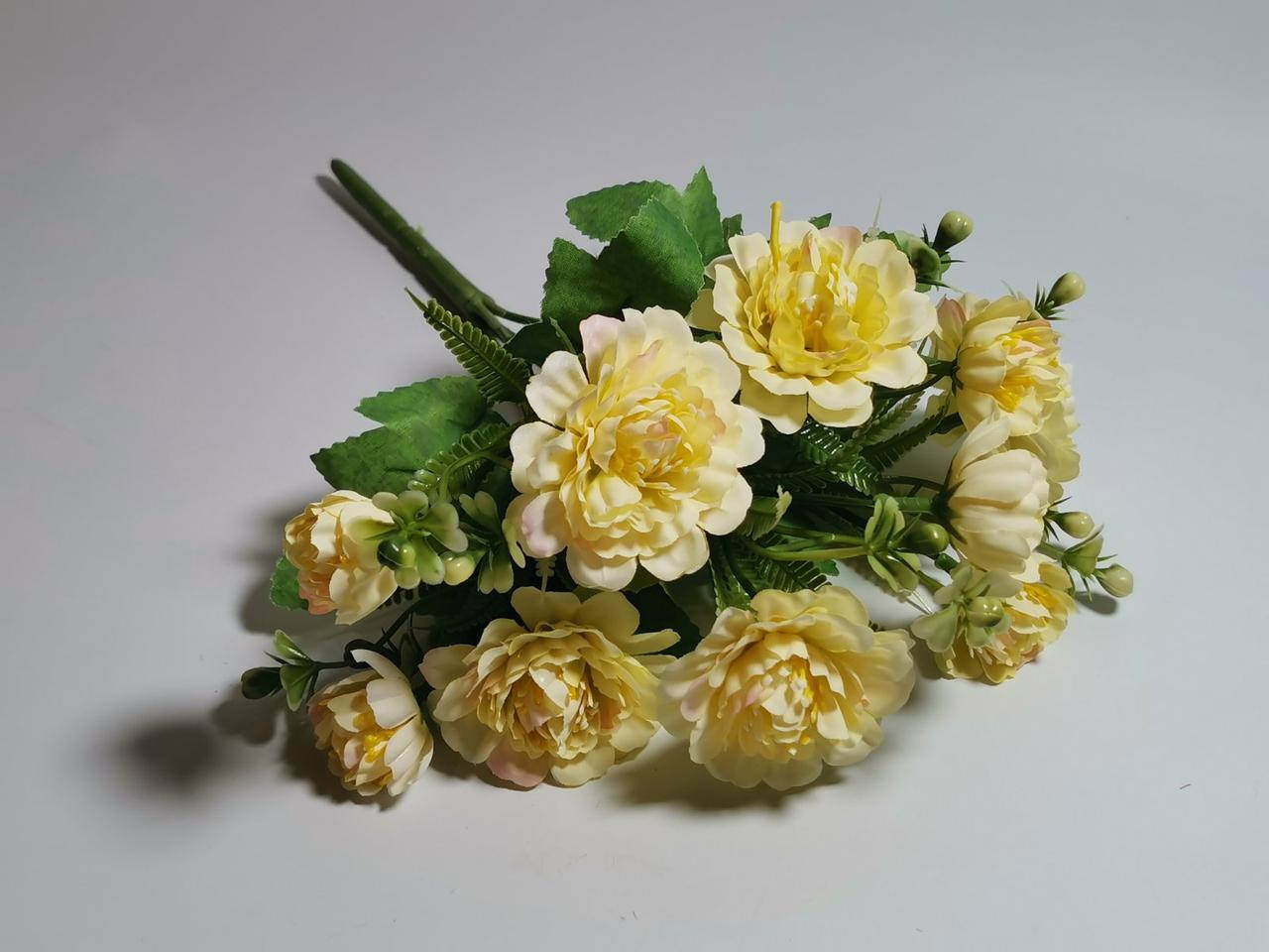 

Искусственные цветы. Букет хризантем, кремовый.