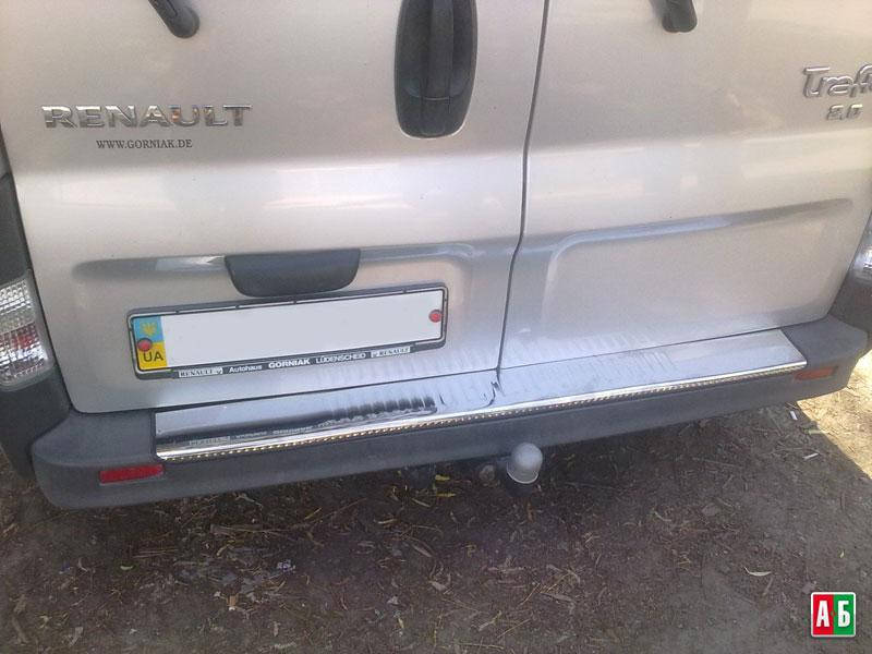 

Накладка на задний бампер Opel Vivaro (Опель Виваро), нерж. CARMOS