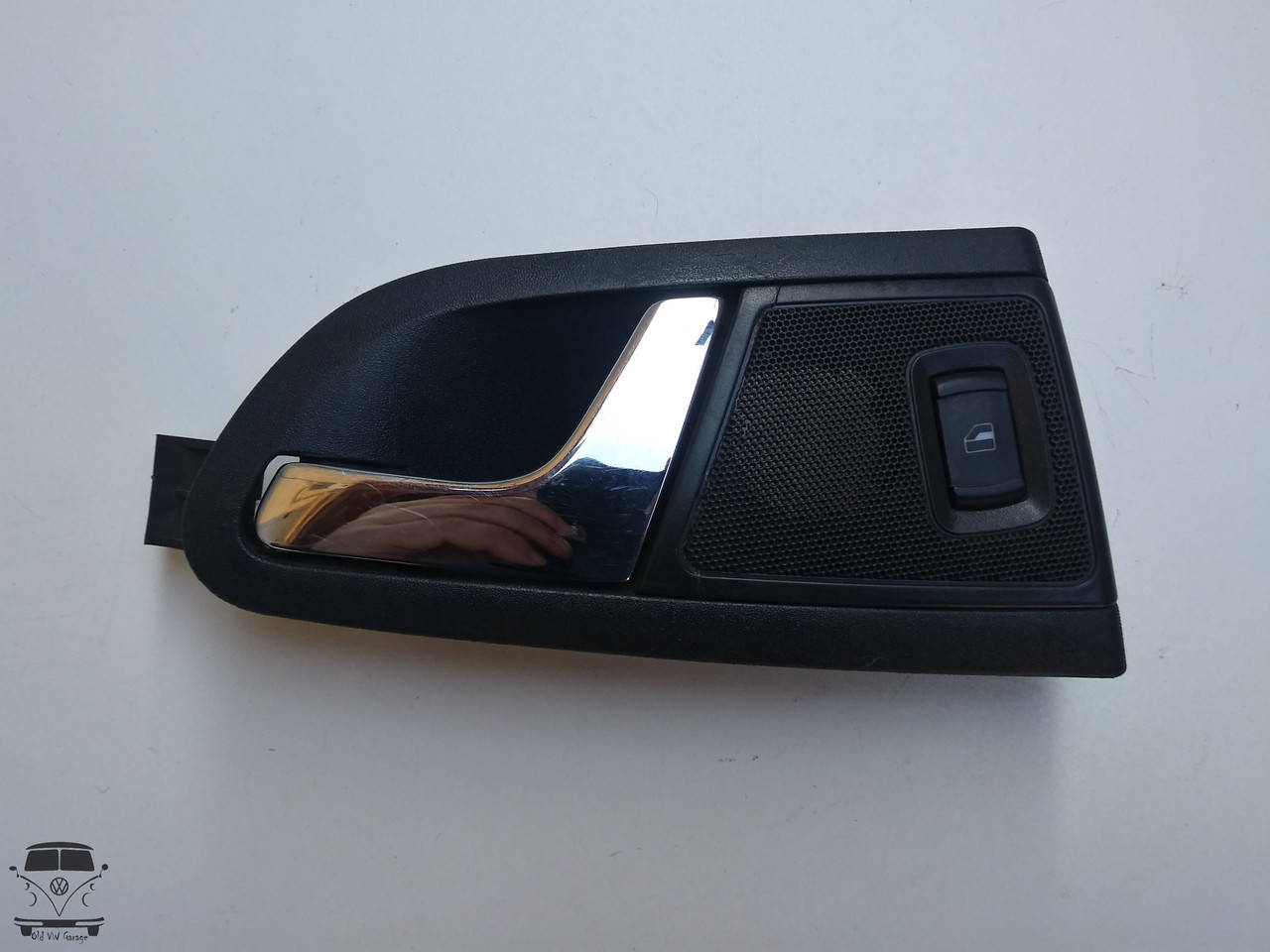 

Ручка двери L (левая) (внутренняя задняя) Шкода Октавия Тур