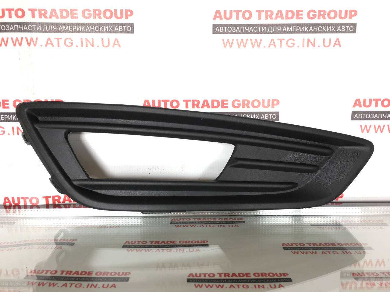 

Обрамление птф Ford Focus mk3 15-18 рест правое тип 2 FM5Z-15266-BE