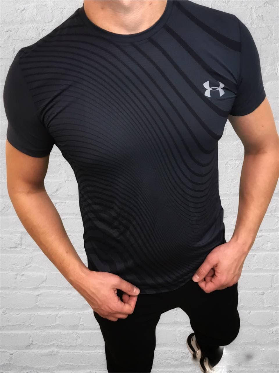 

Мужская футболка Under Armour Fly (размер S), Темно-синий