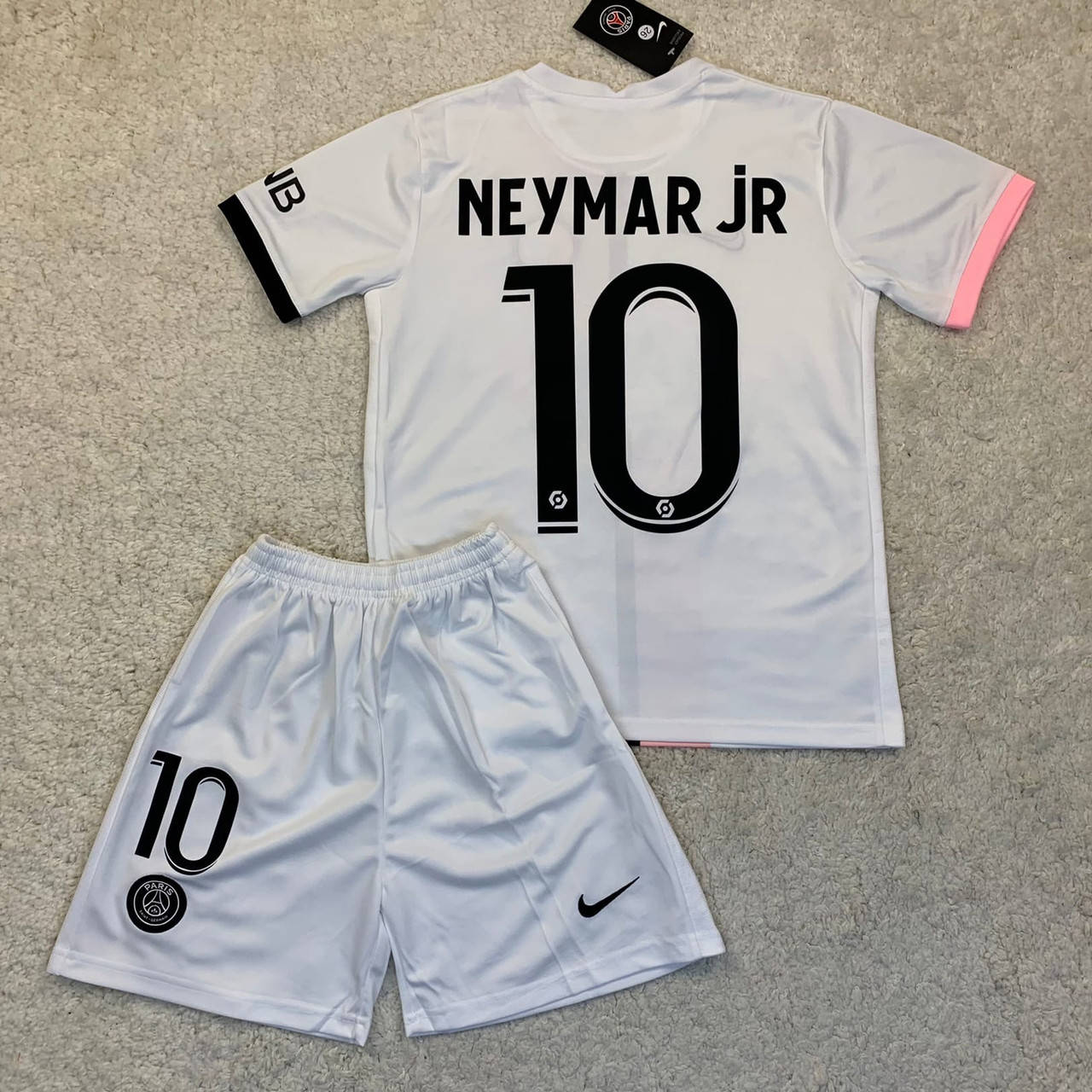 

Футбольная форма ПСЖ 21/22 гостевая Неймар