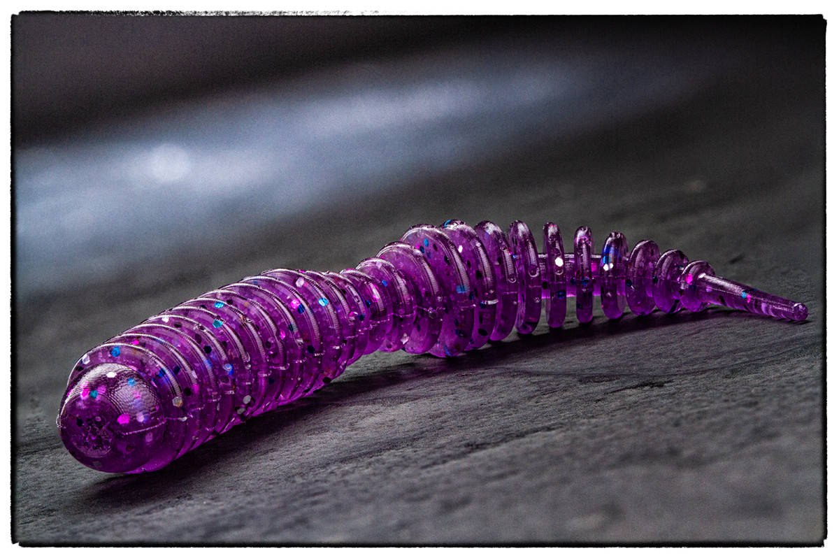 

Силиконовая приманка Fanatik Dagger 2.5" цвет 008