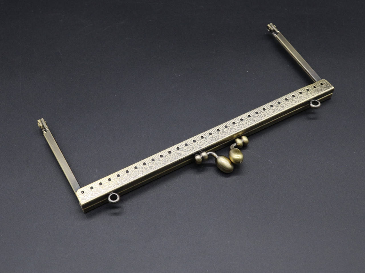 

Фермуар. Цвет "антик". 19см.