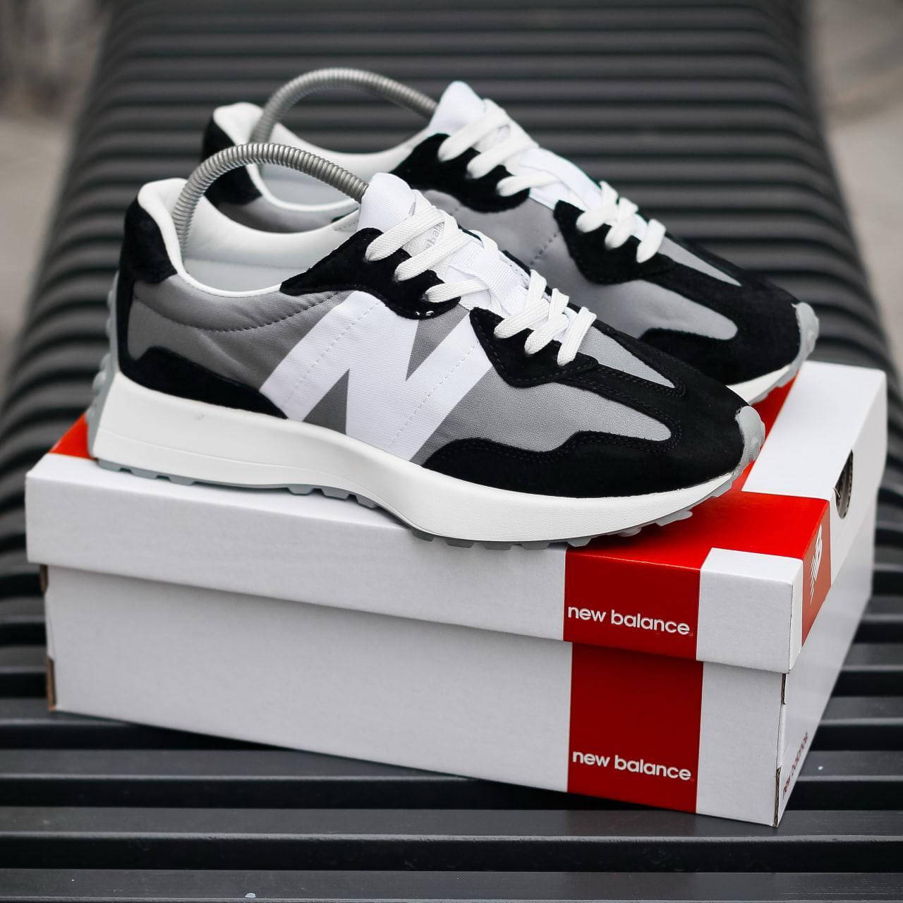 

Мужские кроссовки New Balance 327 серые с черным замша и текстиль 42, Черный