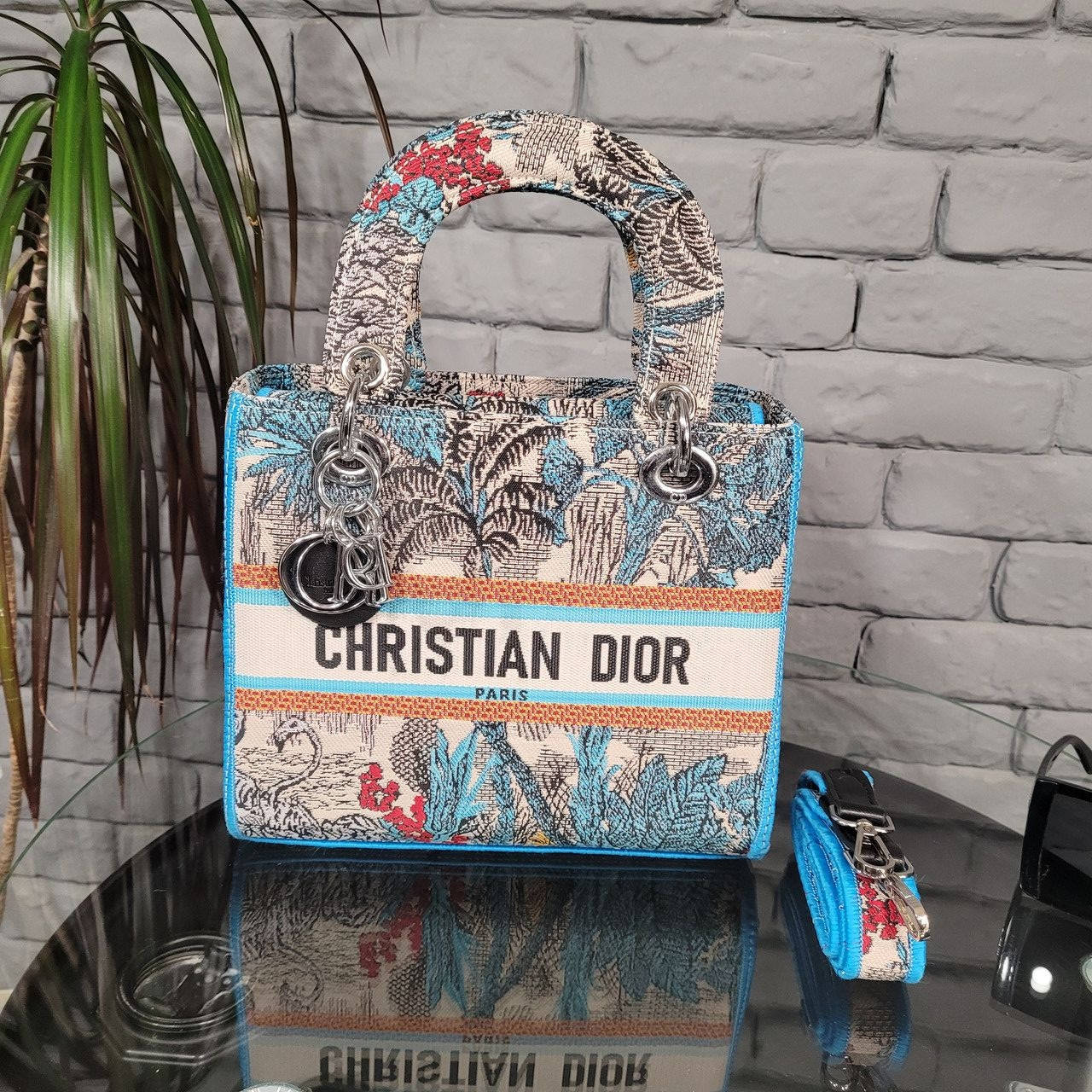 

Шопер женская трендовая сумка Christian Dior Кристиан Диор серая, Серый
