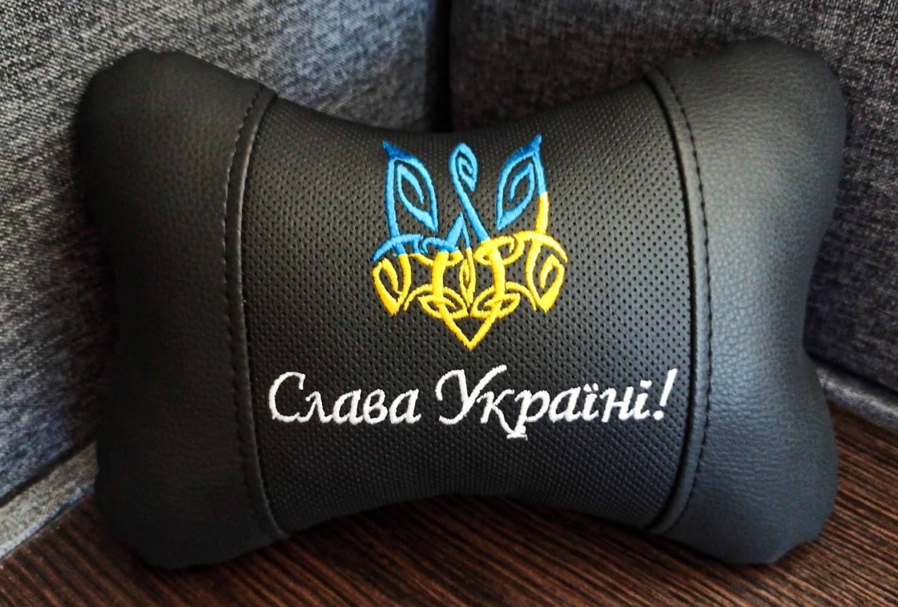 

Автоподушка на подголовник в авто Слава Украине!