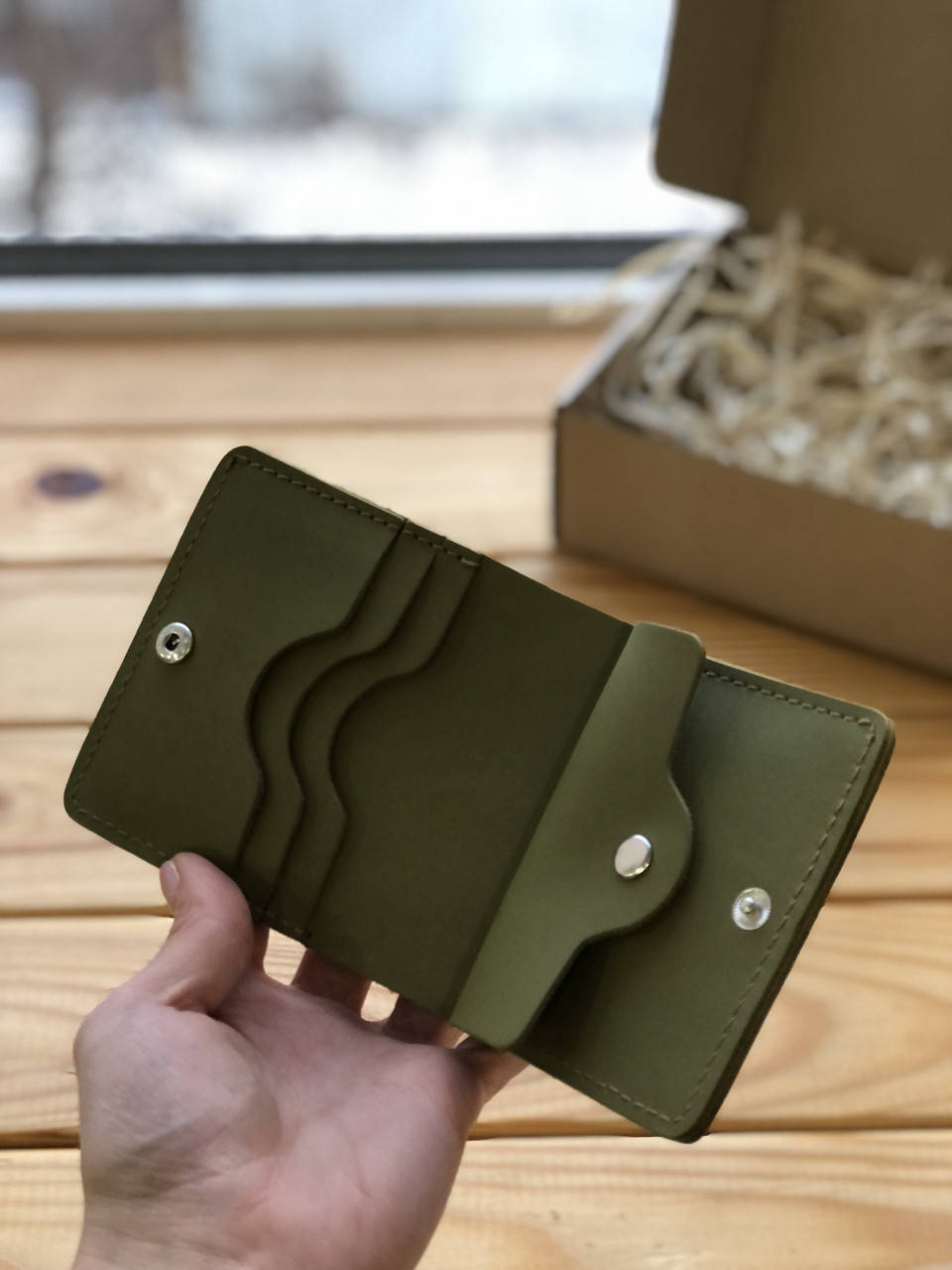 

Женский кожаный кошелек SKYE оливковый