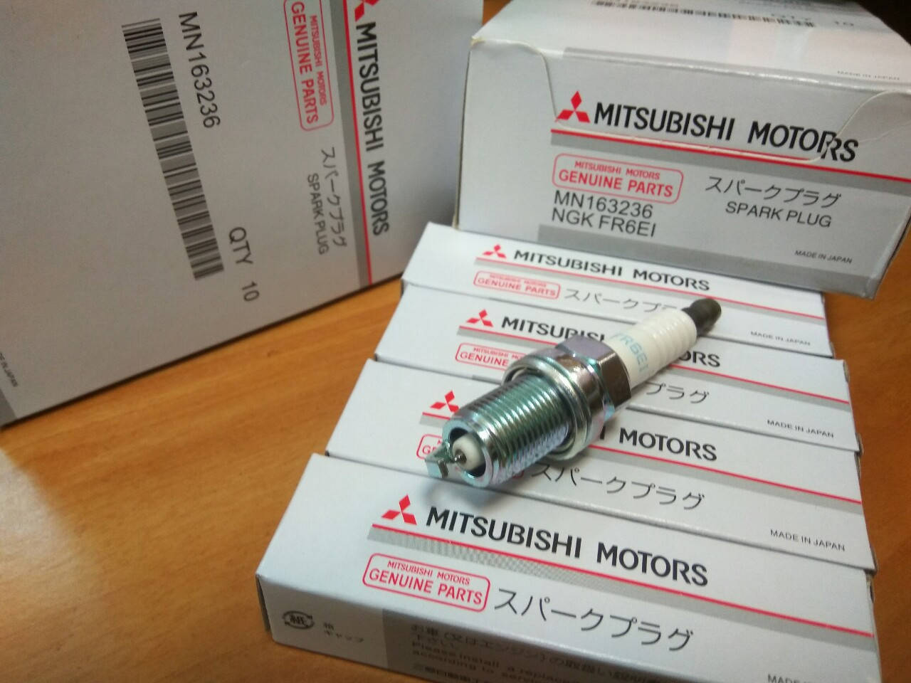 

Иридиевая свеча зажигания MITSUBISHI MN 163236 (NGK FR6EI) под газ (LPG)