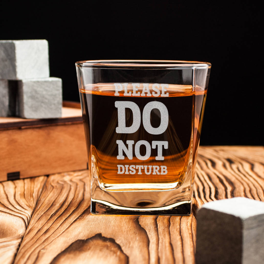 

Стакан для виски "Please do not disturb"