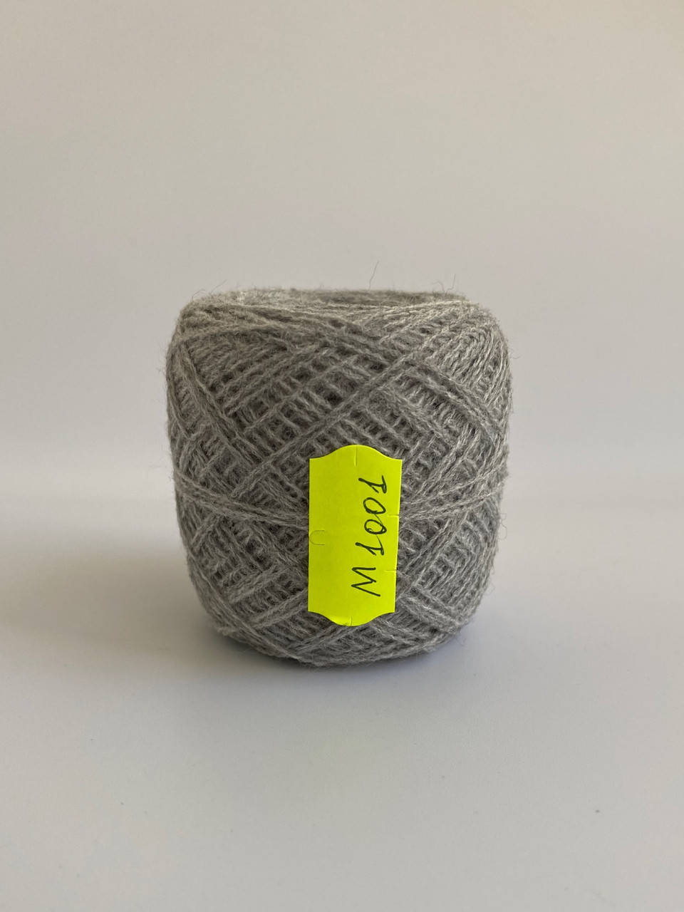 

Нитка акрилова 10 гр. сіра М1001