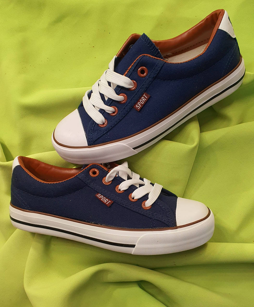 

Кеды детские синие 30р.19см 30-35 размер в наличии мальчик/девочка ВЕНГРИЯ