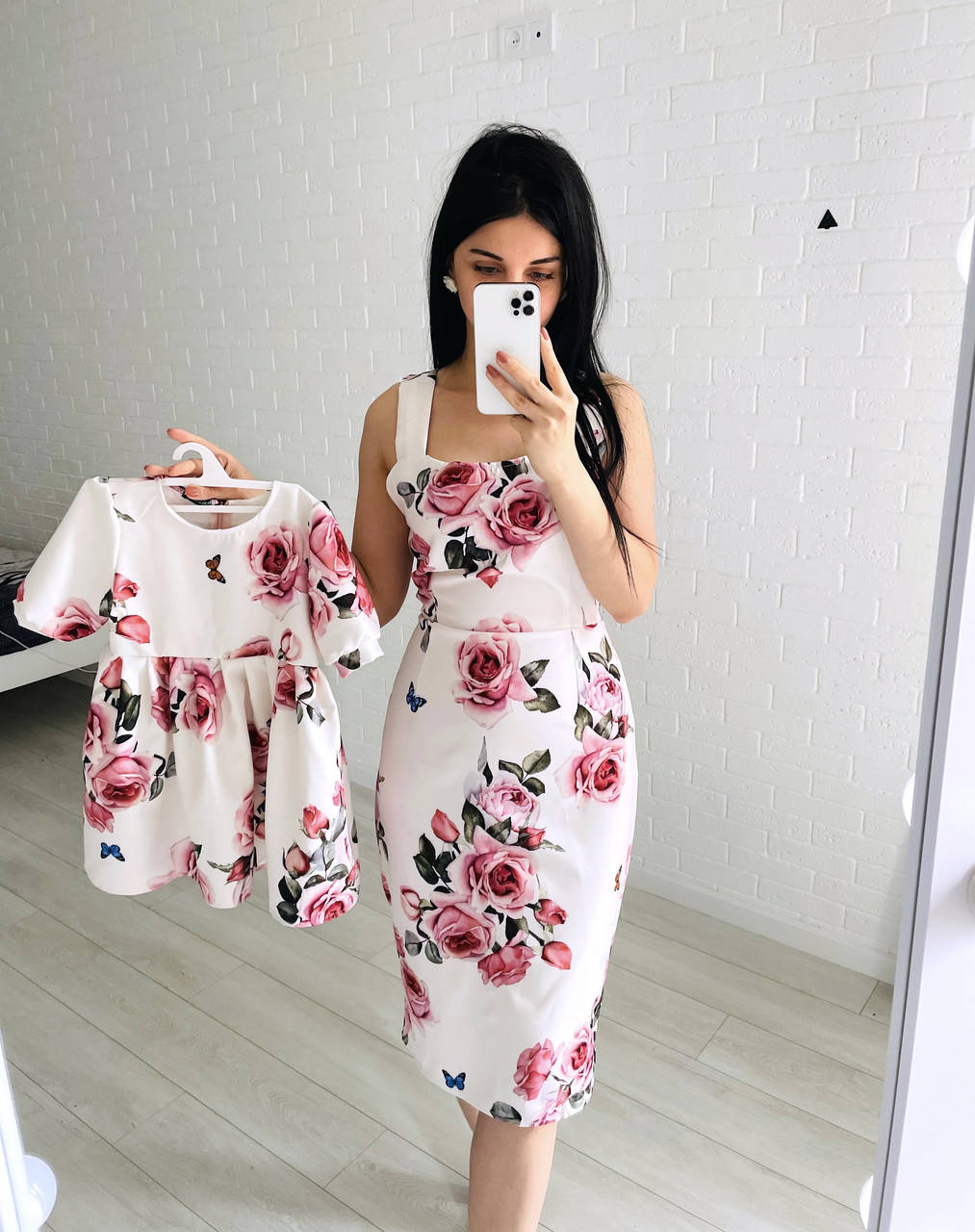 

Модный комплект платьев для мамы и дочки Family look