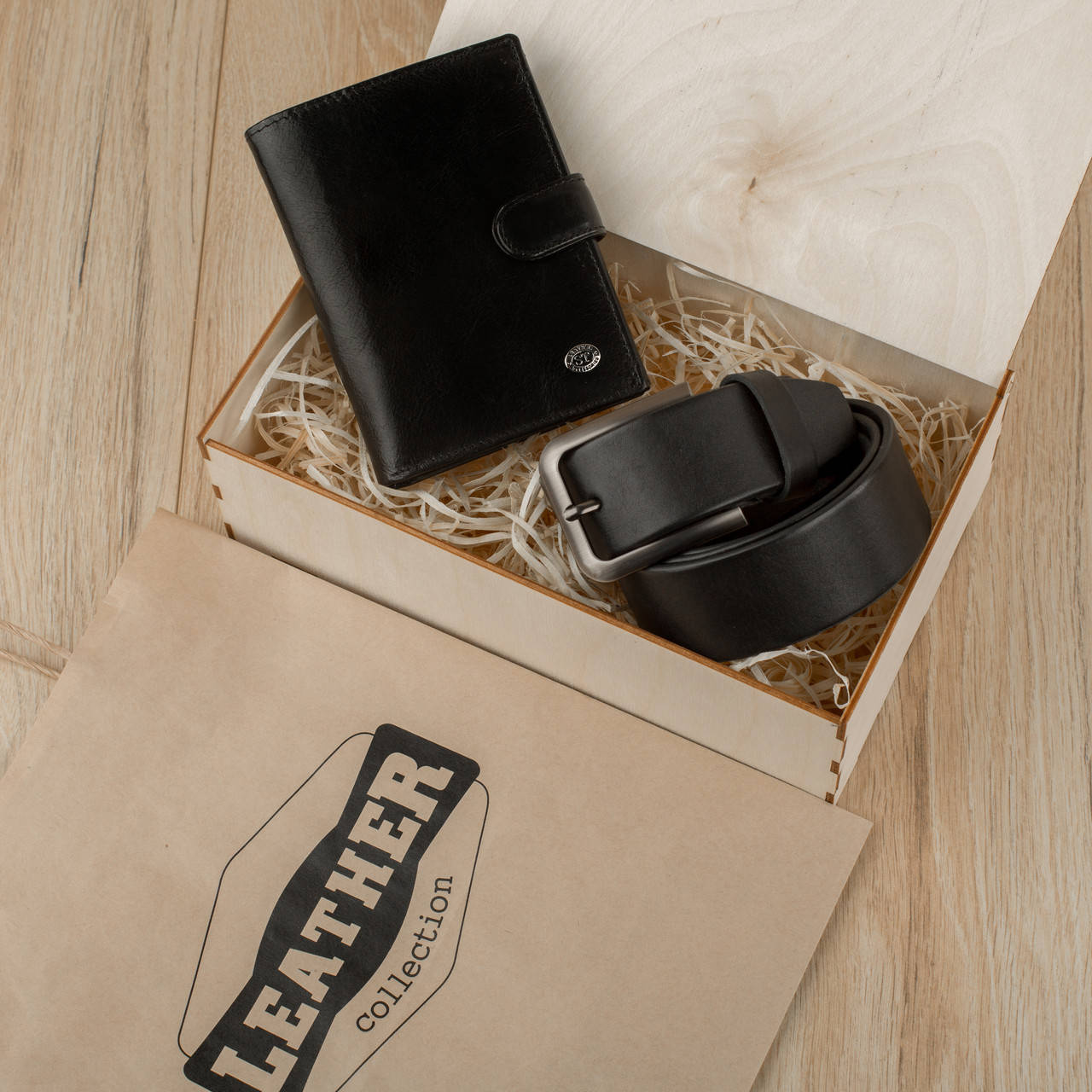 

Мужской подарочный набор Leather Collection (ремень и бумажник), Черный