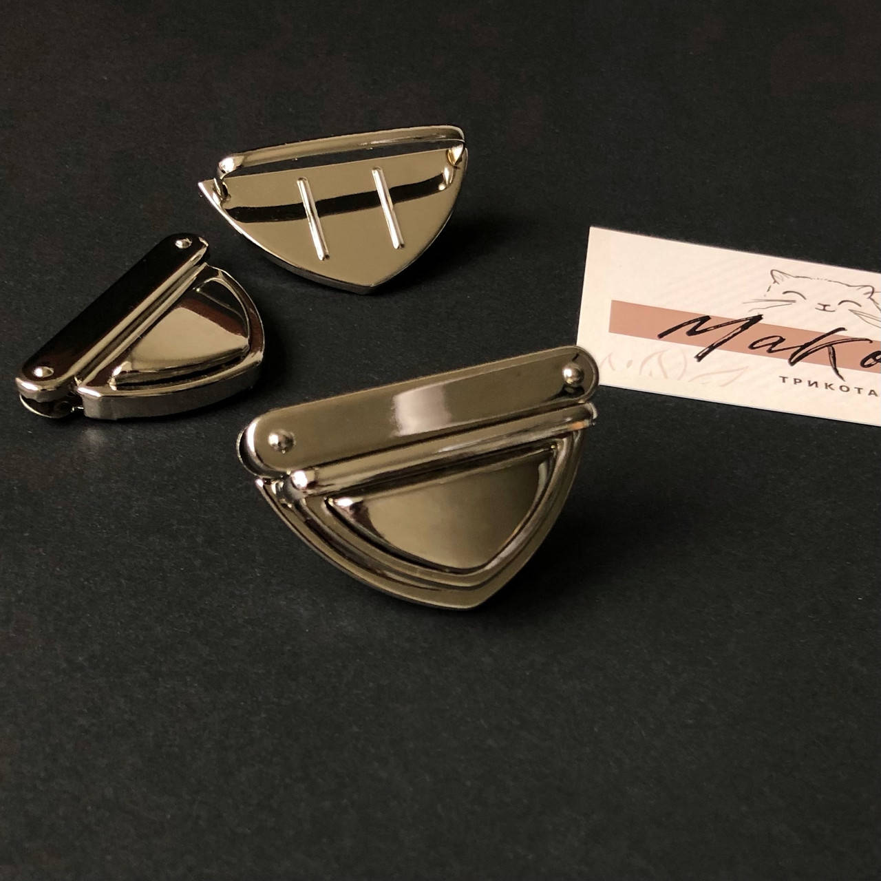 

Портфельный замок, серебро