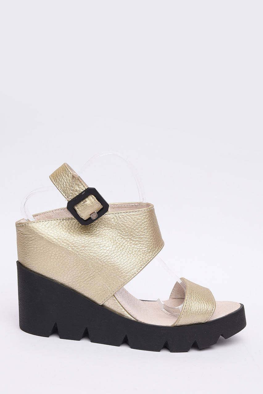 

Босоножки женские золотистые Olcu 145762M