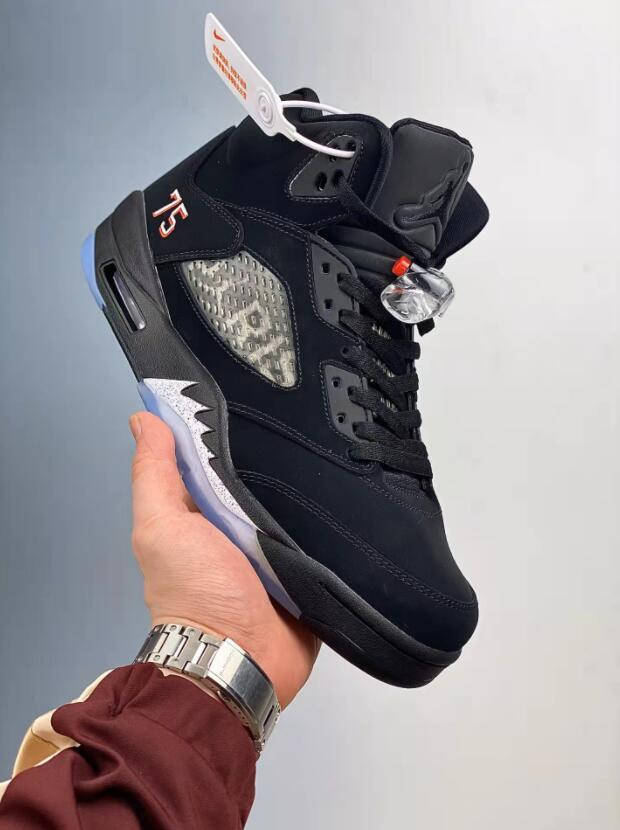

Кроссовки Jordan 5 Retro PSG 44, Черный