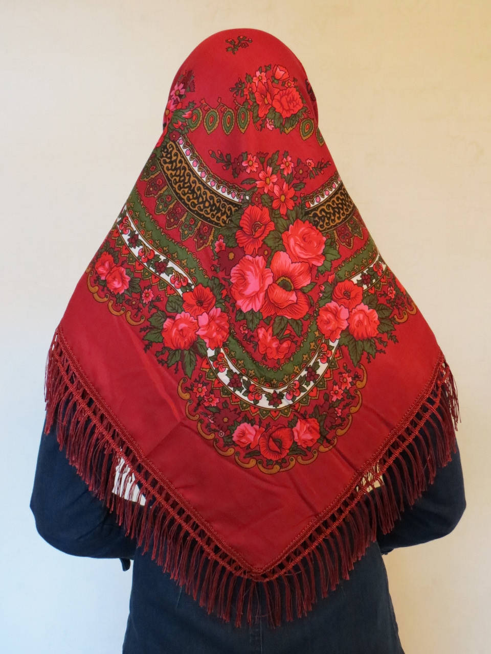 

Красивый Платок Украинский С Бахромой Вишневый. Українська Хустка, Бордовый