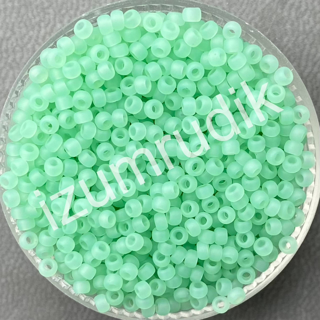 

Бисер круглый TOHO TR-11-144F