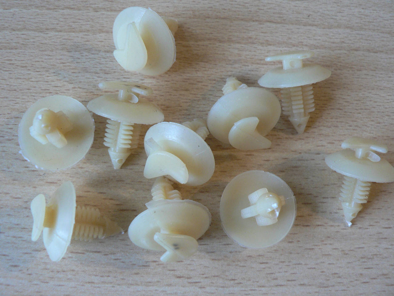 

Пистон №03 ВАЗ 2108 держатель оббивки карты дверей 10шт 2108-6102053 лохматий Харьков