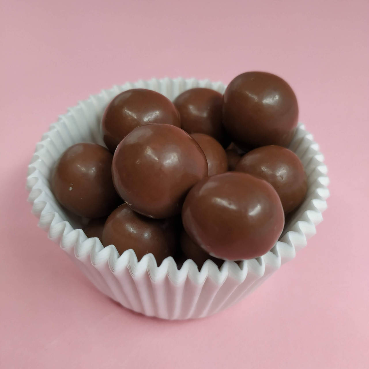 

Бисквитные шарики в молочном шоколаде - 50 гр (развес)