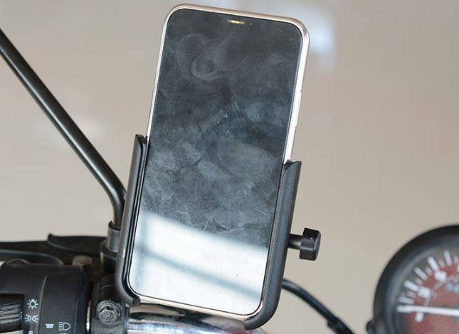 

Держатель телефона (металл черный) на руль мотоцикла c портом usb подзарядки