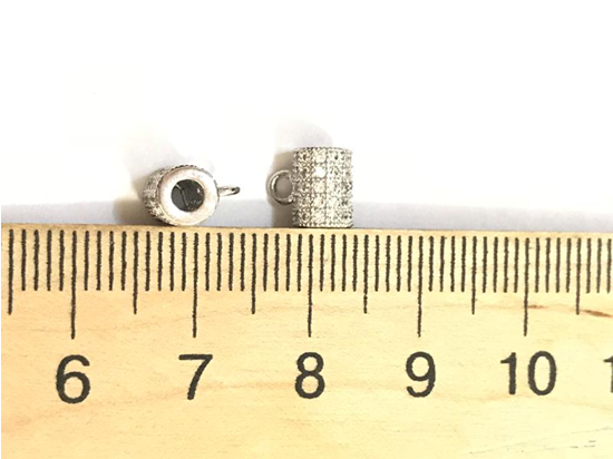

Бейл 7.1х5.2мм, отвер-2.4мм с фианитами (гипоаллергенный сплав)