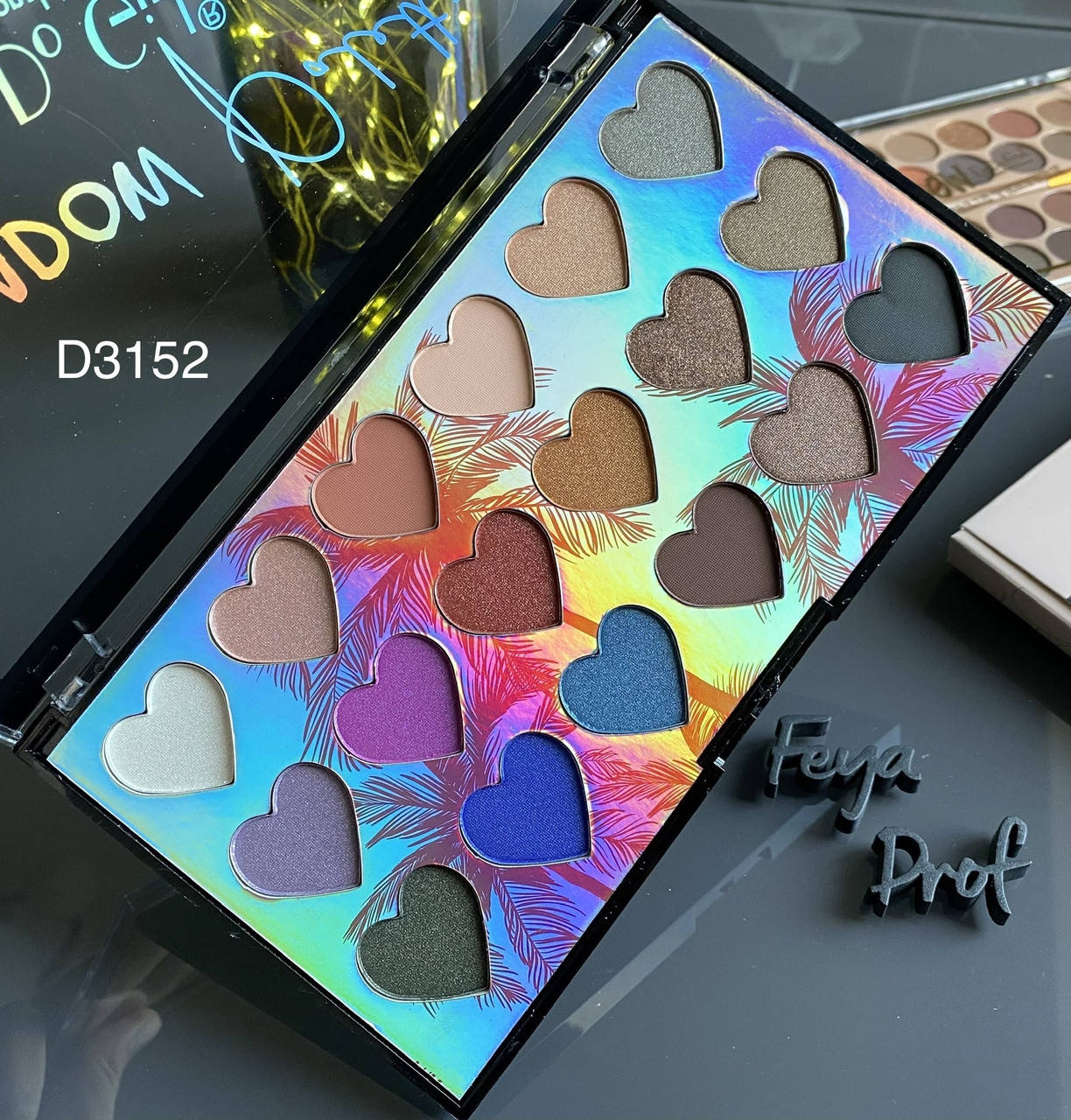 

DoDo Набор теней 18 Colors 3152