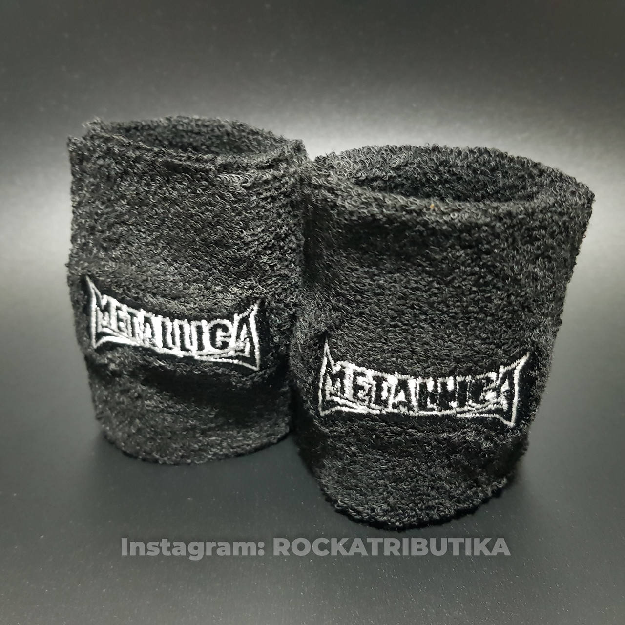 

Напульсник рок махровый Metallica
