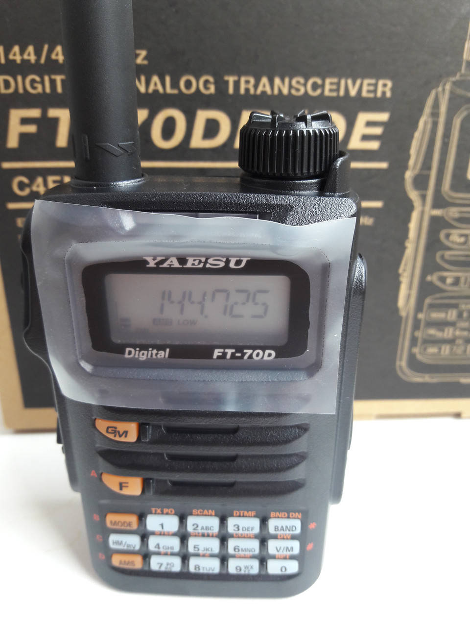

Yaesu FT-70D, аналогово-цифровая радиостанция