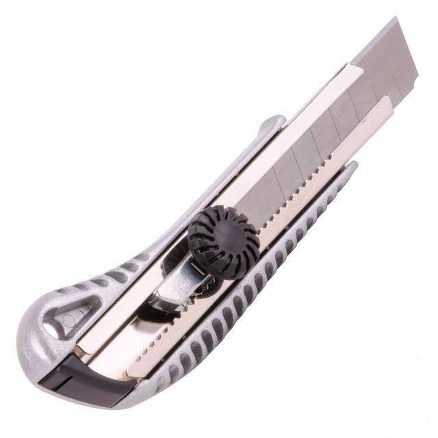 

Нож с ломающимся лезвием Intertool HT-0507